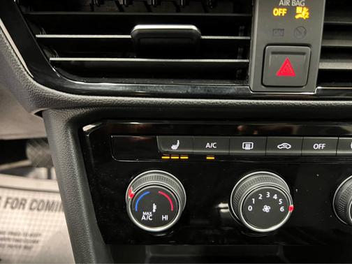 Pure White 2023 Volkswagen Taos SE
