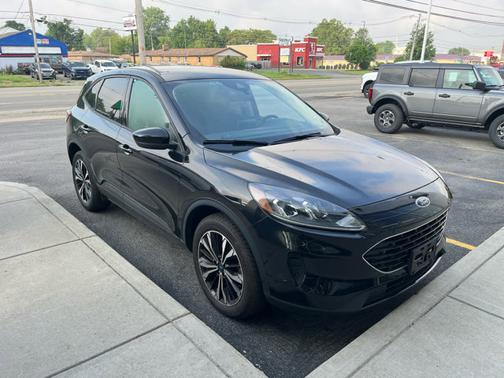 2022 Ford Escape SE