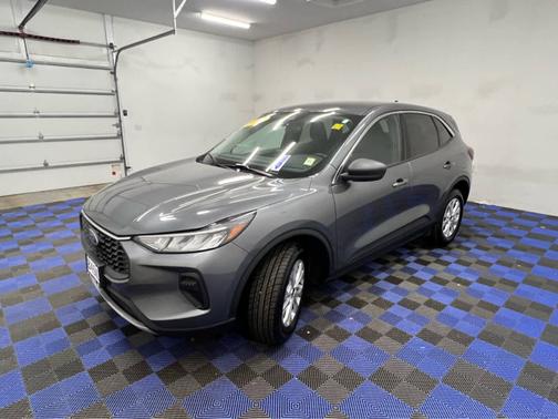 Carbonized Gray Metallic 2023 Ford Escape Active