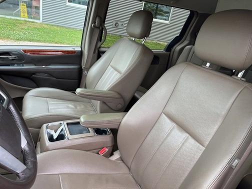 2015 Chrysler Town & Country Touring-L