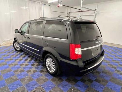 2015 Chrysler Town & Country Touring-L