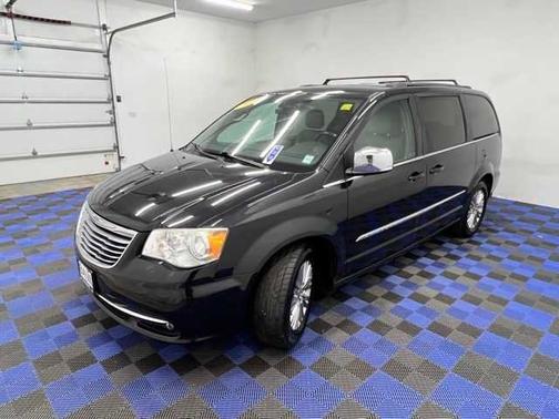 2015 Chrysler Town & Country Touring-L