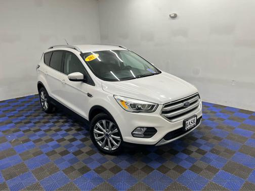 White Platinum Metallic Tri-Coat 2017 Ford Escape Titanium