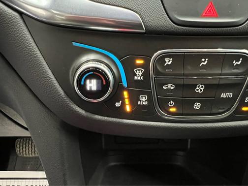 Iridescent Pearl Tricoat 2021 Chevrolet Equinox 1LT