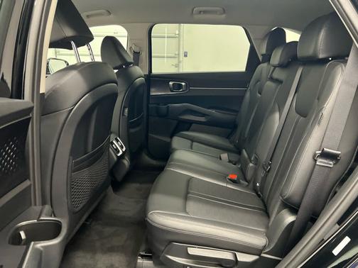 Ebony Black 2025 Kia Sorento S