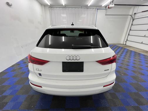 2020 Audi Q3 Premium