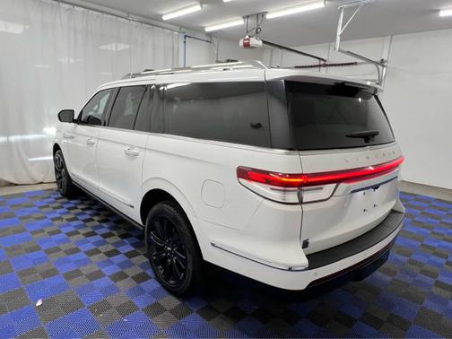 2023 Lincoln Navigator L Reserve