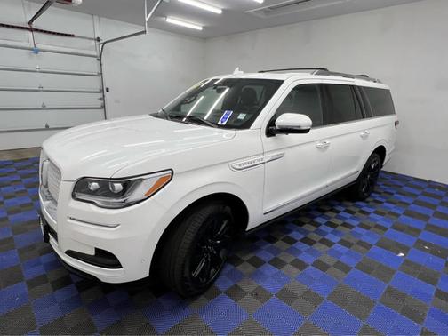 2023 Lincoln Navigator L Reserve