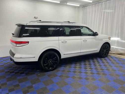 2023 Lincoln Navigator L Reserve
