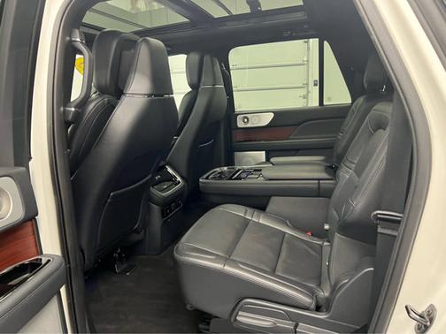 2023 Lincoln Navigator L Reserve