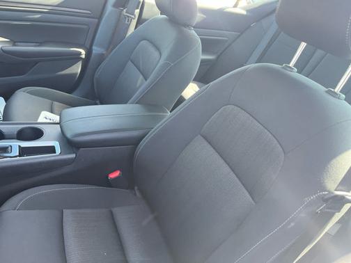 Super Black 2025 Nissan Altima S