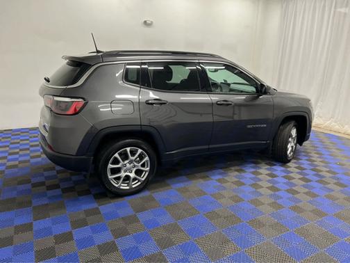 2023 Jeep Compass Latitude Lux