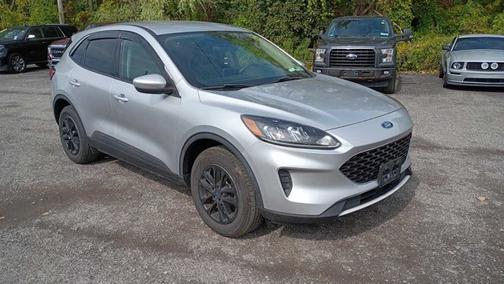 Ruby Red Metallic Tinted Clearcoat 2018 Ford Escape SE