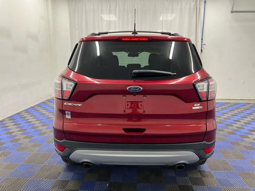 Ruby Red Metallic Tinted Clearcoat 2018 Ford Escape SE