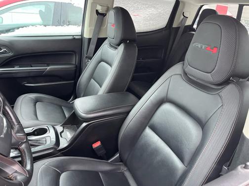 2022 GMC Canyon 4WD AT4 w/Leather