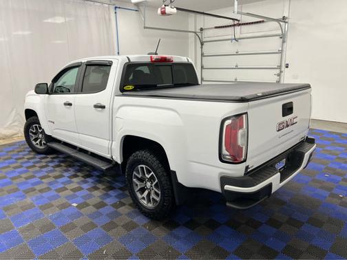 2022 GMC Canyon 4WD AT4 w/Leather