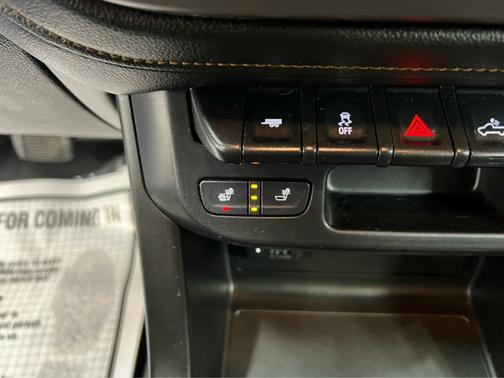 2022 GMC Canyon 4WD AT4 w/Leather