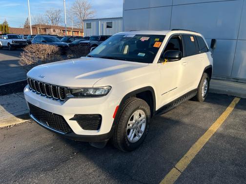 2023 Jeep Grand Cherokee Laredo