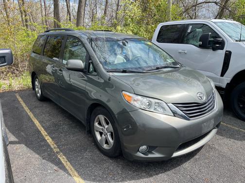 Cypress Pearl 2013 Toyota Sienna LE