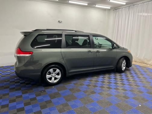 Cypress Pearl 2013 Toyota Sienna LE