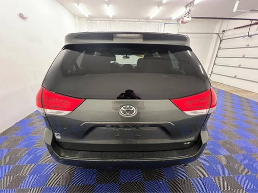Cypress Pearl 2013 Toyota Sienna LE