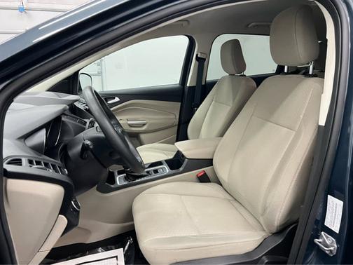 Baltic Sea Green Metallic 2019 Ford Escape SE