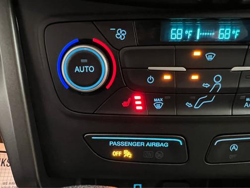Baltic Sea Green Metallic 2019 Ford Escape SE