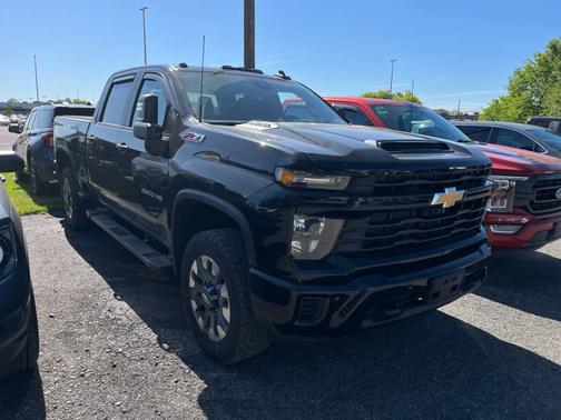 Black 2025 Chevrolet Silverado 2500 Custom