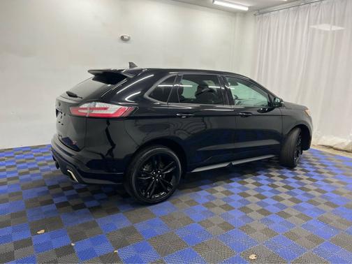 2021 Ford Edge ST