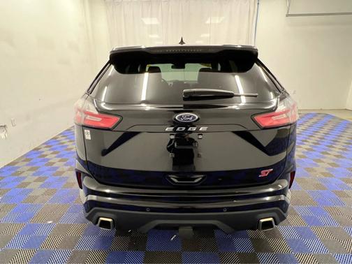 2021 Ford Edge ST