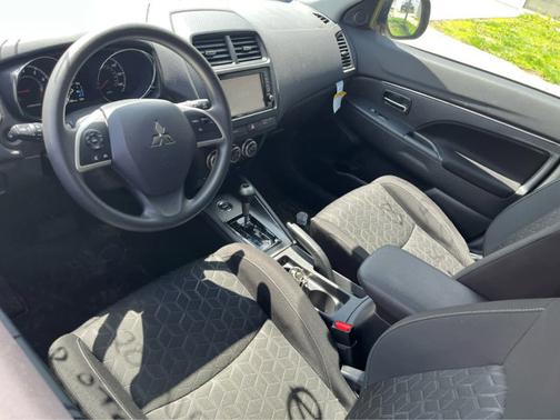 Mercury Gray Metallic 2025 Mitsubishi Outlander Sport ES