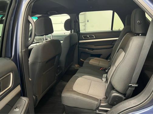 Blue Jeans Metallic 2016 Ford Explorer XLT