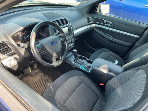 Blue Jeans Metallic 2016 Ford Explorer XLT