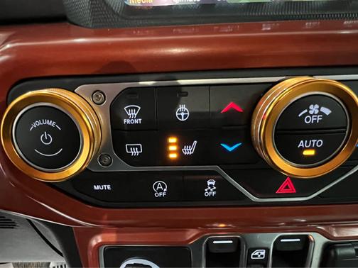 Firecracker Red Clearcoat 2023 Jeep Gladiator Mojave