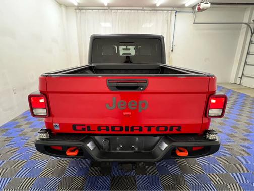 Firecracker Red Clearcoat 2023 Jeep Gladiator Mojave