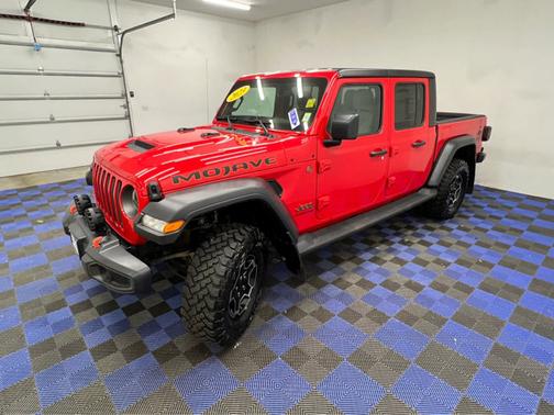 Firecracker Red Clearcoat 2023 Jeep Gladiator Mojave