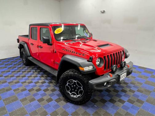 Firecracker Red Clearcoat 2023 Jeep Gladiator Mojave