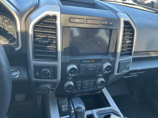 Oxford White 2020 Ford F-150 LARIAT