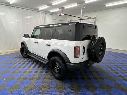 Oxford White 2026 Ford Bronco Outer Banks