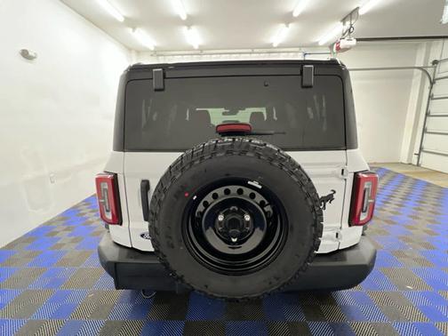Oxford White 2026 Ford Bronco Outer Banks