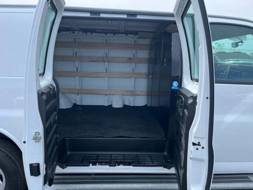 Summit White 2024 GMC Savana 2500 Work Van