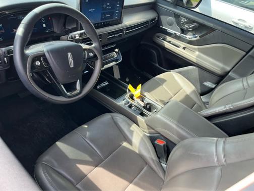 Infinite Black Metallic Clearcoat 2023 Lincoln Corsair Standard