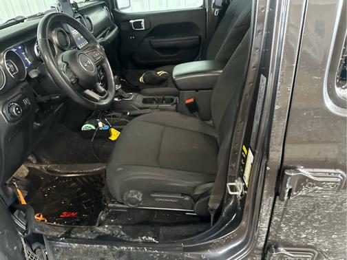 2023 Jeep Gladiator Sport S