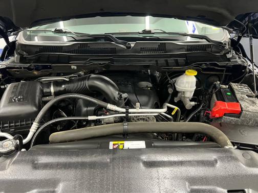 Patriot Blue Pearlcoat 2019 RAM 1500 Classic Warlock