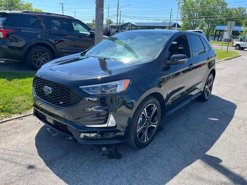 Agate Black Metallic 2023 Ford Edge ST