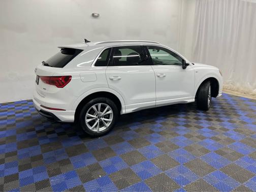 2021 Audi Q3 S line Premium