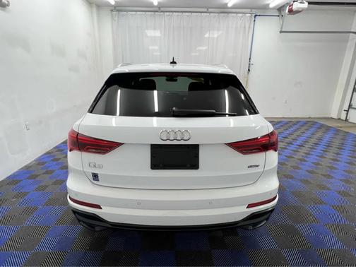 2021 Audi Q3 S line Premium