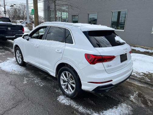 2021 Audi Q3 S line Premium