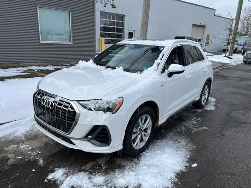 2021 Audi Q3 S line Premium
