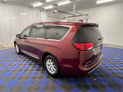 Velvet Red Pearlcoat 2020 Chrysler Pacifica Touring L